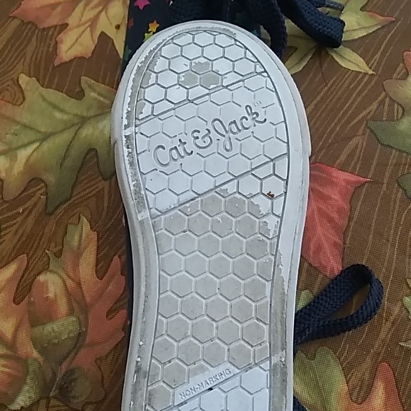 Sneaker - Picture 2 of 3